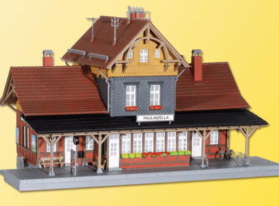 Paulinzella Station -- Kit - 10-1/16 x 6-1/8 x 5-1/2"  25.5 x 15 x 14cm