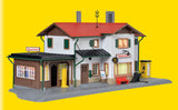 Maienfeld Station w/Lights -- Kit - 10-5/8 x 4-3/4 x 4-1/2"  27 x 12 x 11.3cm-1