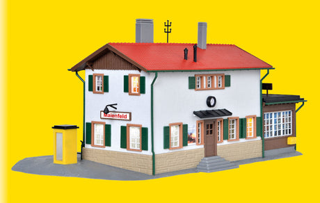 Maienfeld Station w/Lights -- Kit - 10-5/8 x 4-3/4 x 4-1/2"  27 x 12 x 11.3cm-2