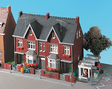 Bussardstrasse House -- 5-13/16 x 4-3/16 x 4-3/16"  14.5 x 10.5 x 10.5cm