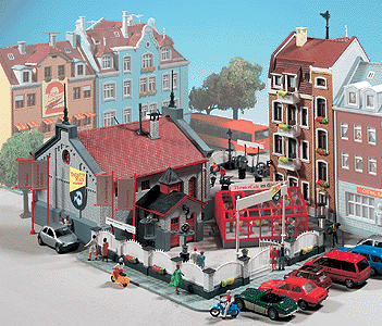 Little Theater w/Accessories -- 8-7/16 x 10-13/16 x 6-13/16"   21 x 27 x 17cm
