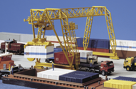 Container Crane -- 12-13/16 x 7 x 6-13/16" 32 x 17.5 x 17cm