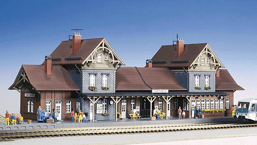Furstenberg Station -- 42 x 15 x 14cm