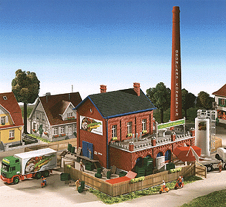 Grunland Canning Factory - Kit -- w/Accessories 7-7/8 x 7-1/8 x 5-1/2"  20 x 18 x 14cm