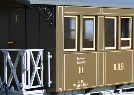 3-Axle 3rd Class Coach - Ready to Run -- Brunig Steam Railway BDB #C 31 (Era VI, green, yellow, gray)-2
