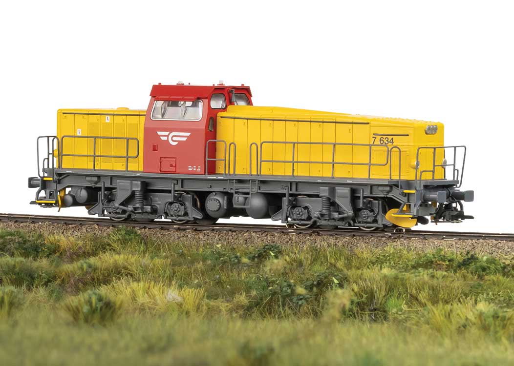 Class Di 7 (T44) Diesel - 3-Rail - Sound and Digital -- Norwegian State Railways NSB #7 634 (Era V 1995, yellow, red, gray)-1