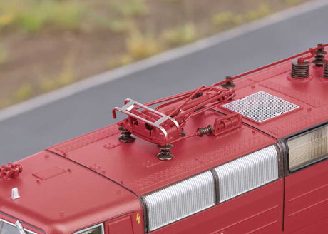 Class 181.2 Electric - 3-Rail - Sound and Digital -- Schluenss Railroad Logistics SEL #181 218-9 (Era VI 2025, red, white, gray)-4