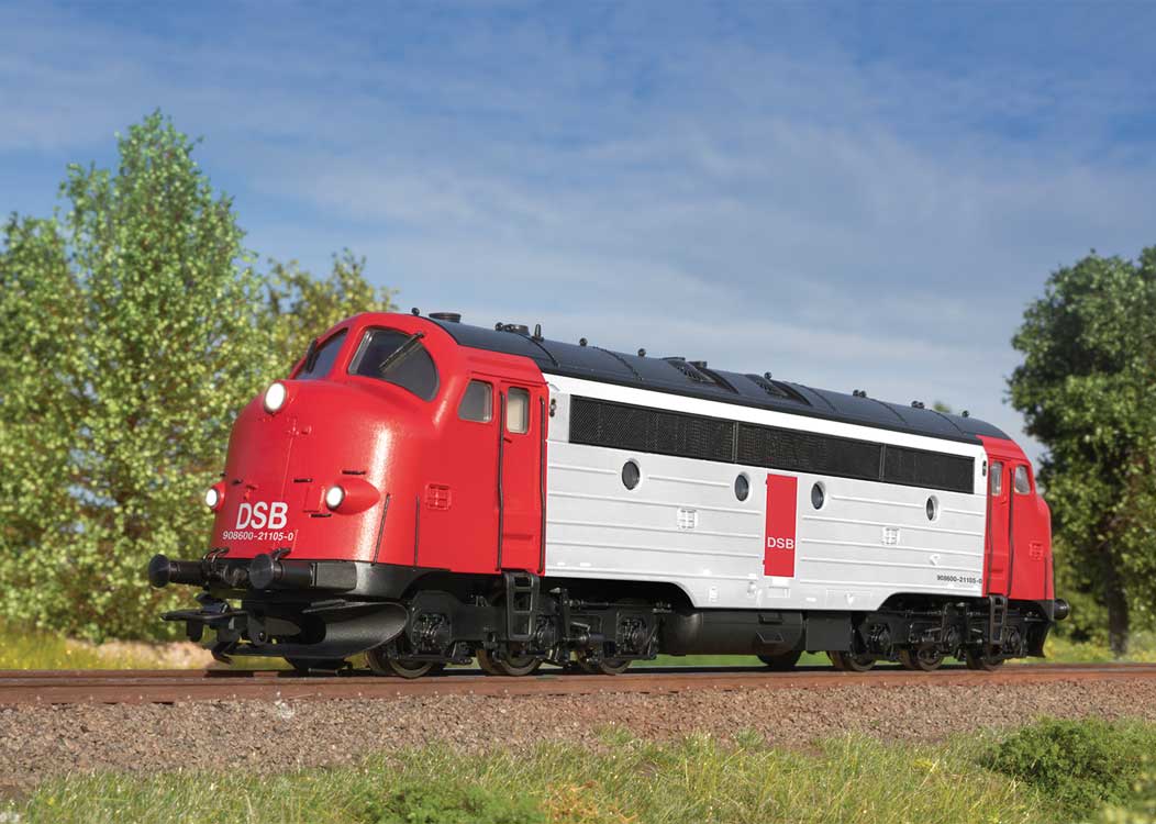 NOHAB Class MY Diesel - 3-Rail - Sound and Digital -- Danish State Railways DSB #1105 (Era V 1990s, white, red)-1