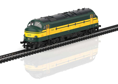 Class 52 Diesel - 3-Rail - Sound and Digital -- Belgian State Railways SNCB/NMBS #5209 (Era IV, green, yellow)-1