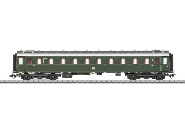 Type B4uwe 2nd Class Compartment Car - 3-Rail - Ready to Run -- German Federal Railroad DB (Era IIIb, green, silver)