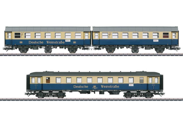 Type WG3yge 3-Axle Rebuild Pair & WGye 839 Coach - 3-Rail - Ready to Run -- German Federal Railroad DB (Era IV 1982, Deutsche Weinstrasse/German Wine Ro
