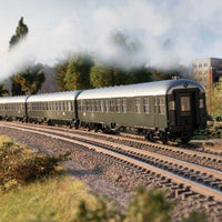Type BPw4ymgf-54 2nd Class Center-Entry Cab Car - 3-Rail - Ready to Run -- German Federal Railroad DB (Era III, green, silver)