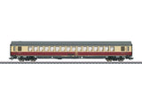 Type Apmz 121 1st Class Coach - 3-Rail - Ready to Run -- German Federal Railroad DB (Era IV 1980, red, beige, gray)-1