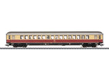 Type Apumh 121 1st Class Coach - 3-Rail - Ready to Run -- German Federal Railroad DB (Era IV 1975, red, beige, silver)-1