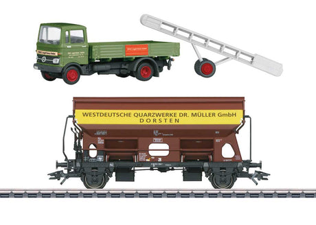 Type Tdgs Hinged Roof Hopper - 3-Rail - Ready to Run w/MB LP 608, Conveyor -- Dr. Muller West German Quartz (Era IV 1970, Boxcar red, yellow)-2