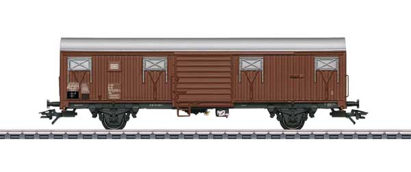 Gbs 256 Corrugated Wall Boxcar - 3-Rail Ready to Run -- German Federal Railroad DB (Era IV 1987, Boxcar Red, silver)