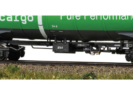 Type Zacns Four-Axle Tank Car - 3-Rail - Ready to Run -- Ermewa Green Cargo (Era VI 2013, green, black, white)-3