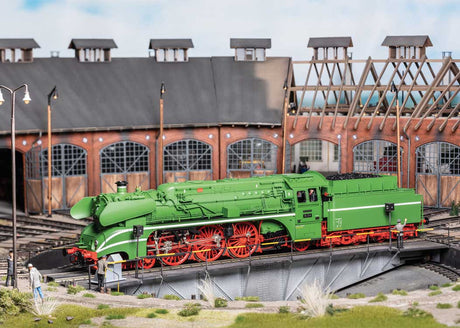 Class 18 4-6-2 - Sound and DCC -- German State Railroad DR #18 314 (Era III, 1962-1963, green, red, white)-6