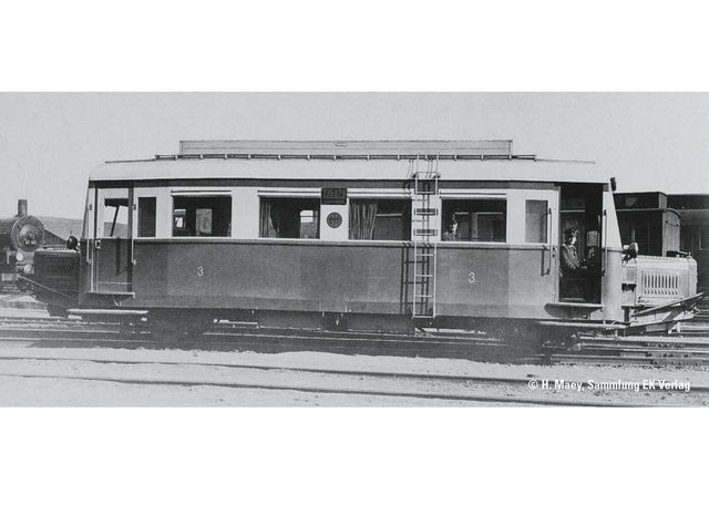 Class Cvt-34 Wismar Rail Bus - Sound and Digital -- German State Railroad DR #VT 135 079 (Era II 1935, wine red, ivory)