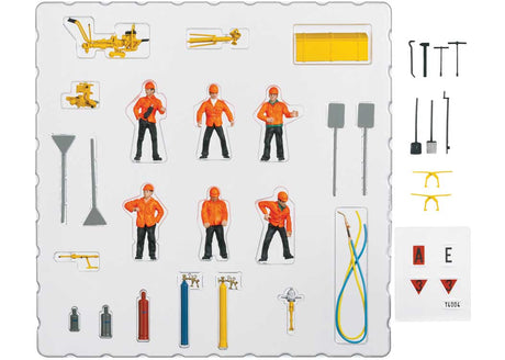 Track Laying Gang w/Tools -- 6 Figures-1