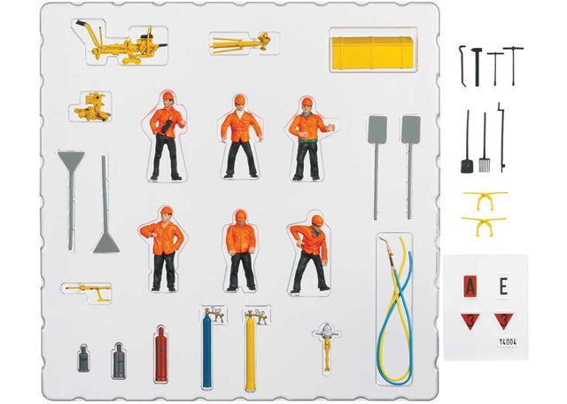 Track Laying Gang w/Tools -- 6 Figures-1