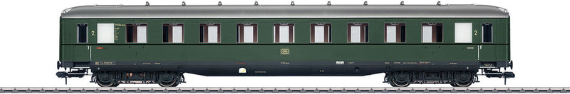 Type B4uwe Schurzenwagen Skirted 2nd Class Coach - Ready to Run -- German Federal Railroad DB 17 504 (Era III, green, gray)