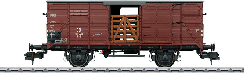 Type G 10 Boxcar with Livestock Load and Ramp - Ready to Run -- German Federal Railroad DB 117 228 (Era IIIb, Boxcar Red, gray)-1