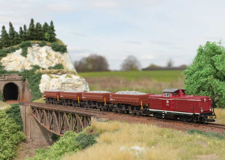 Era VI Construction Train-Only Set - Standard DC -- Westerwald Railroad Enthusiasts EFW Class 212 Diesel, 4 Dump Cars-2