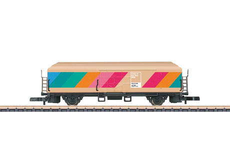 2-Axle Boxcar - Ready to Run -- 2024 Pantone(R) Color of the Year (13-1023 Peach Fuzz)