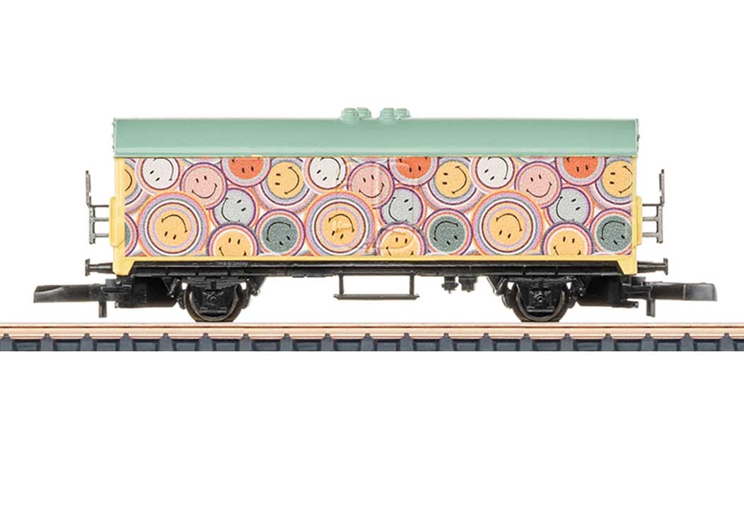 Type Tehs 50 Refrigerator Car - Ready to Run -- 2026 Smiley(R) Graphics
