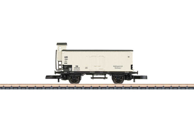 2-Axle Refrigerator Car w/Brakeman's Cab - Ready to Run -- Kuhltransit (Era III, white, black)
