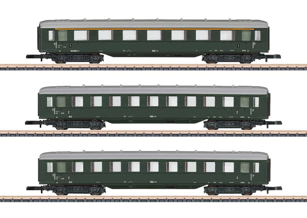 2 2nd & 1 1st Class Coach Set - Ready to Run -- Austrian Federal Railways OBB (Era III green, silver)