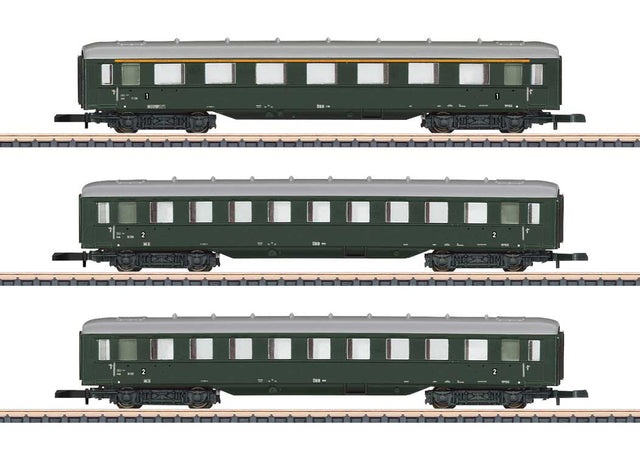 2 2nd & 1 1st Class Coach Set - Ready to Run -- Austrian Federal Railways OBB (Era III green, silver)