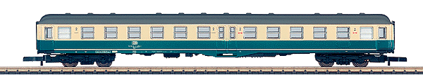 Center Entry Coach 2nd Class -- DB