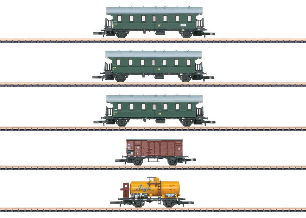 Mixed Train w/G-04 Boxcar, Zd Tank Car & 3 Type Bi341 Coach - Ready to Run -- "Rugen Sunbathers" - German Federal Railroad (Era III)
