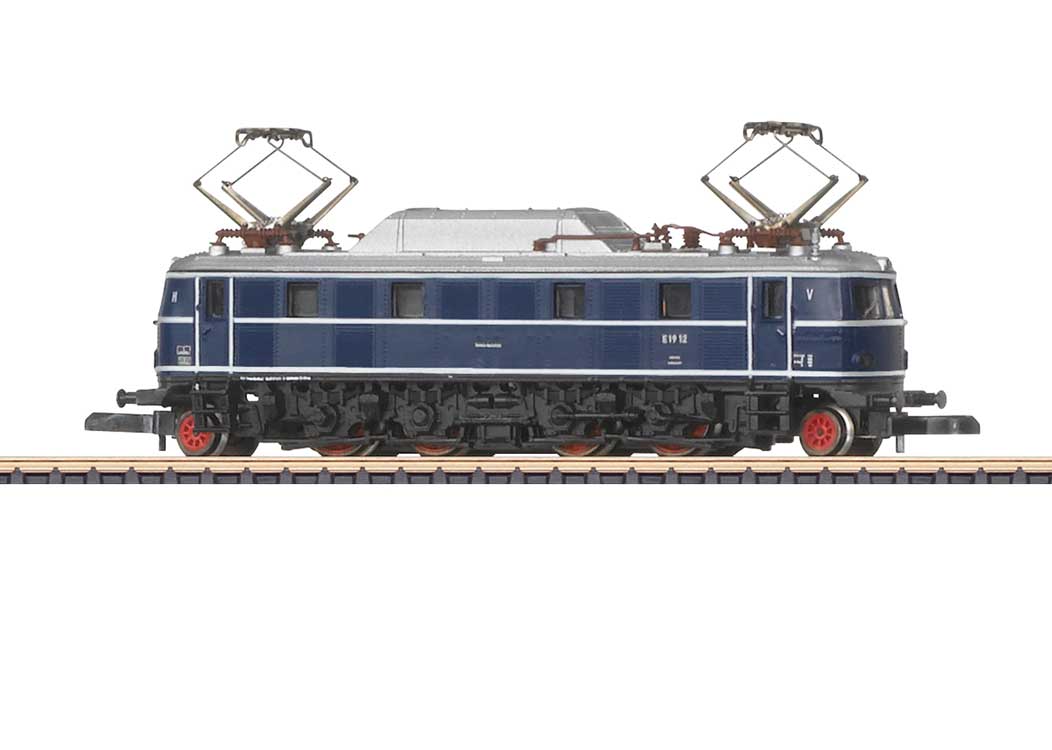 Class E 19 Electric - Standard DC -- German Federal Railway DB (Era IV 1977, blue, silver)-1