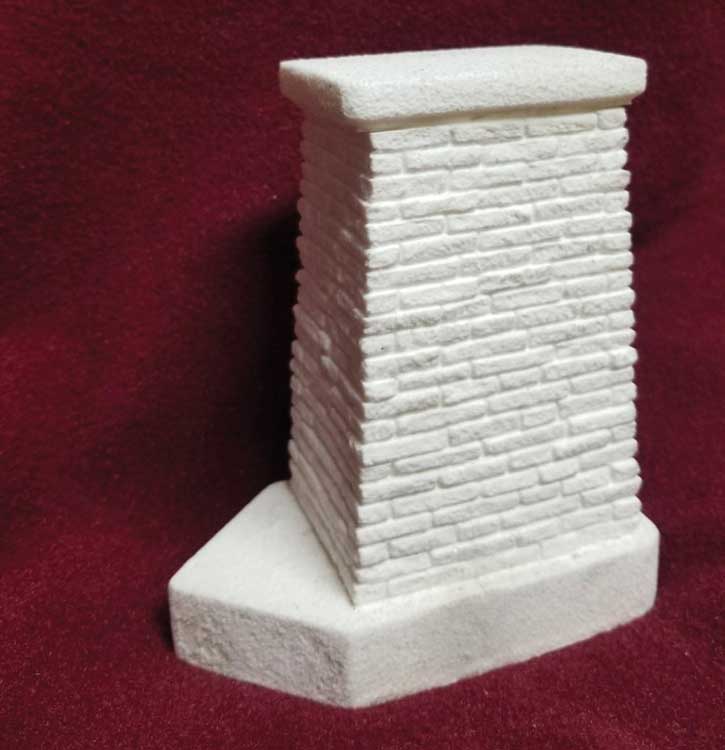 Deck Bridge Abutment - 4 x 2-3/8 x 4-7/8"  10.2 x 6 x 12.4cm -- Broken Face Granite (Includes 2-1/2"  6.4cm Wide Cap)