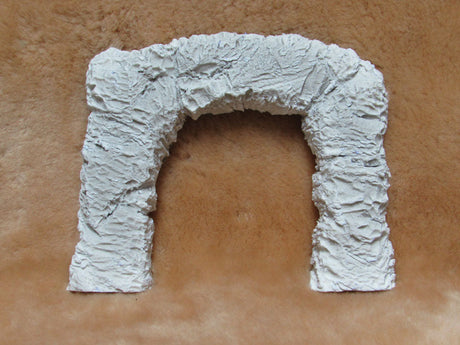 Blasted-Rock Tunnel Portal - Cast Resin -- Single-Track 7-3/4 x 6-1/2" w/3-1/2 x 4-1/2" Opening