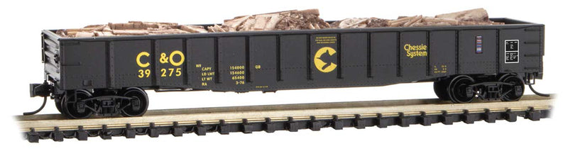 50' 15-Panel Fixed-End Gondola with Scrap Load - Ready to Run -- Chessie System C&O 39275 (black yellow)