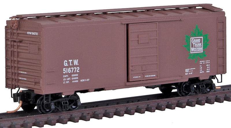 40' Single-Door Boxcar - Ready to Run -- Grand Trunk Western #516772 (Boxcar Red, green Leaf Logo, #1 in 1972 Series)