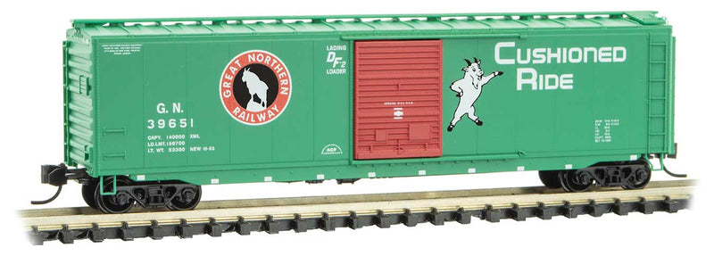 50' Single-Door Boxcar - Ready to Run -- Great Northern 39651 (Jade Green, red, Standing Rocky Logo)