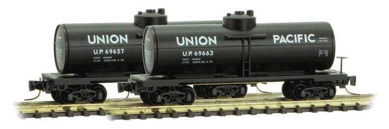 39' Single-Dome Tank Car - Ready to Run -- Union Pacific 69663 (black, Large Lettering)