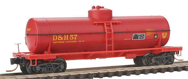 39' Single Dome Insulated Tank Car -- Deleware & Hudson #57 (Hopper Red, yellow Logo & Lettering