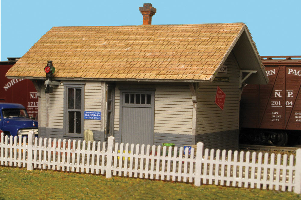 Straight Picket Fence - Kit -- 170' Scale, 23-1/2"  59.7cm
