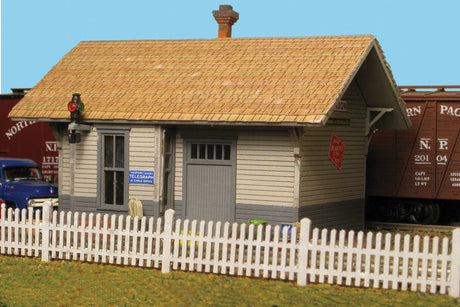 Straight Picket Fence - Kit -- 170' Scale, 23-1/2"  59.7cm