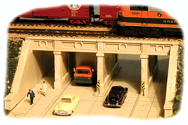 Merchant Street Bridge -- Cast-Gypsum Kit - 4-1/2 x 6-1/2 x 1-5/8"  11.4 x 16.5 x 4.1cm