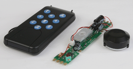 On-Board Sound & Throttle Control Receiver w/Remote Controller -- Fits Athearn SD45