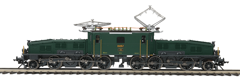 Ce 6/8 II Electric w/Proto-Sound 3.0 & Scale Wheels - 3-Rail - Premier(R) -- Swiss Federal Railways SBB #13257 (dark green, silver)