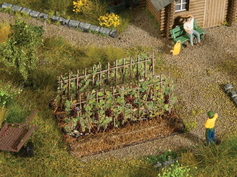 Garden Plot - Assembled - Deco Minis -- Grape Vines with Purple Grapes
