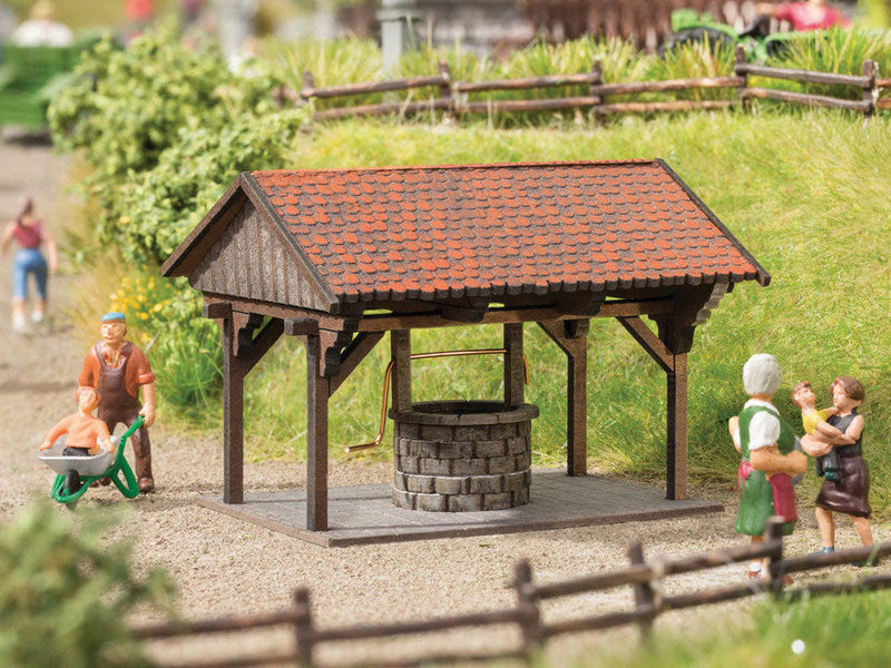 Well/Fountain w/Shelter -- Kit - 1-1/16 x 15/16 x 3/4"  2.7 x 2.4 x 2cm
